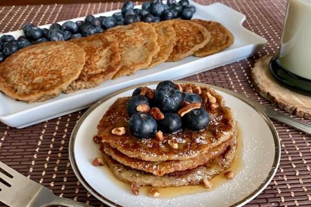 Desayunos                                          
Recetas fáciles y funcionales para despertar tu cuerpo sin picos de glucosa ni antojos a media mañana. 100% libres de azúcar, gluten y lácteos, rápidas de preparar y saciantes